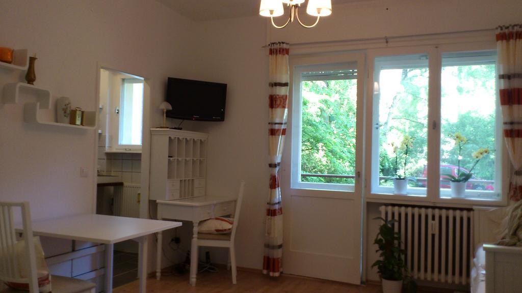 Green Oasis Berlín Habitación foto
